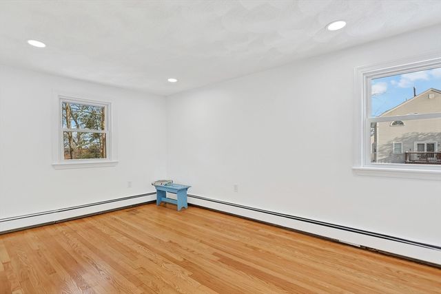 255 Oakland Ave, Methuen, MA 01844