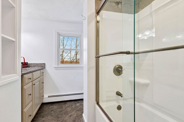 255 Oakland Ave, Methuen, MA 01844