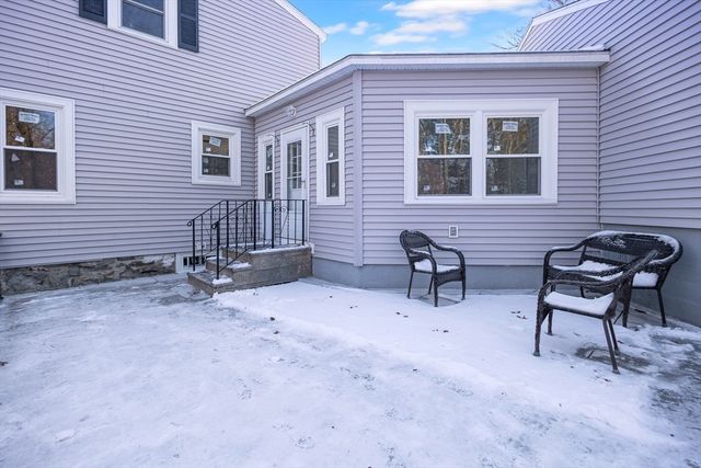 255 Oakland Ave, Methuen, MA 01844