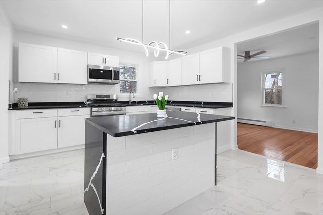 255 Oakland Ave, Methuen, MA 01844