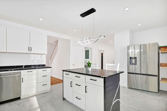 255 Oakland Ave, Methuen, MA 01844