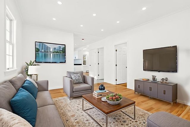 255 Oakland Ave, Methuen, MA 01844