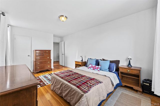 325 E 201st Street 5F, Bronx, NY 10458