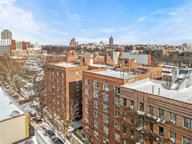 325 E 201st Street 5F, Bronx, NY 10458