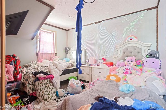 6180 Shattuck Road, Saginaw, MI 48603