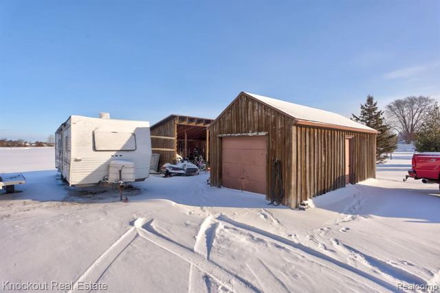 6180 Shattuck Road, Saginaw, MI 48603