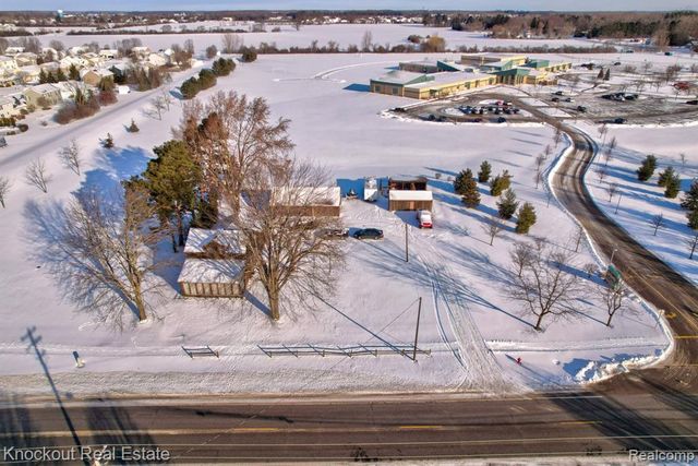 6180 Shattuck Road, Saginaw, MI 48603