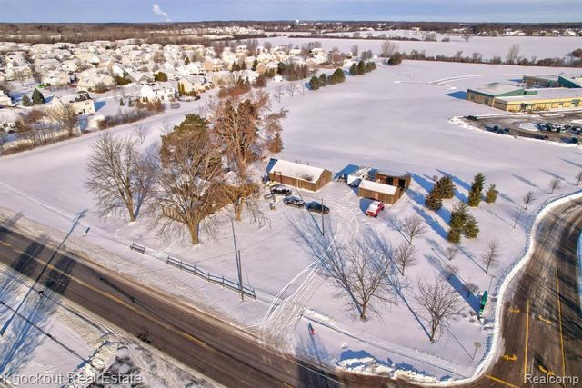 6180 Shattuck Road, Saginaw, MI 48603