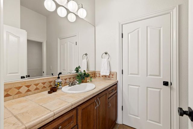 5962 Country Manor Pl, Sacramento, CA 95835