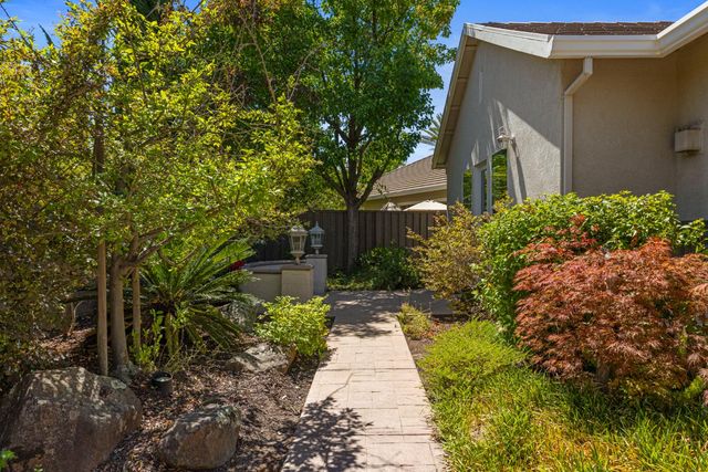 5962 Country Manor Pl, Sacramento, CA 95835