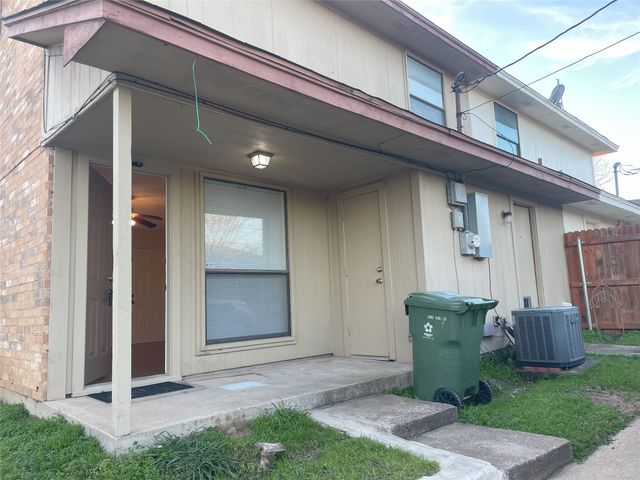 5719 Red Cactus Court, Arlington, TX 76017