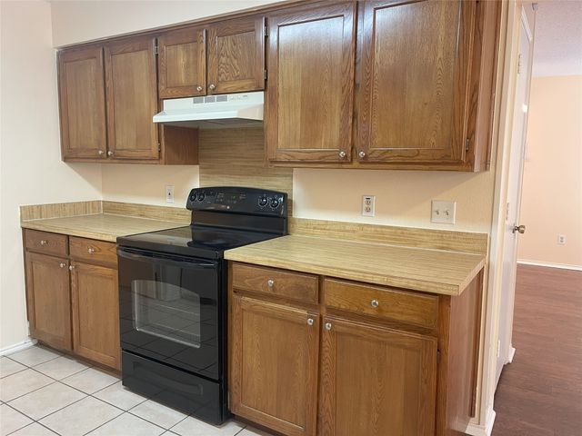 5719 Red Cactus Court, Arlington, TX 76017