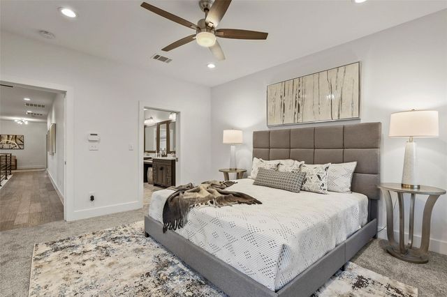 933 W 8th Street, Dallas, TX 75208