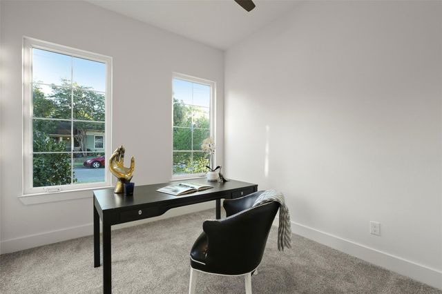 933 W 8th Street, Dallas, TX 75208