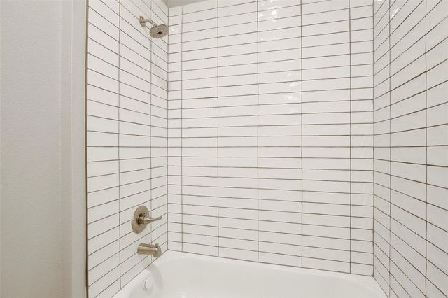 933 W 8th Street, Dallas, TX 75208