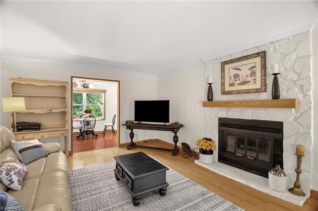 905 Northshore Court, High Point, NC 27265