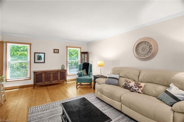 905 Northshore Court, High Point, NC 27265