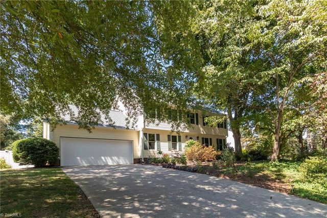 905 Northshore Court, High Point, NC 27265