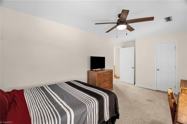 905 Northshore Court, High Point, NC 27265