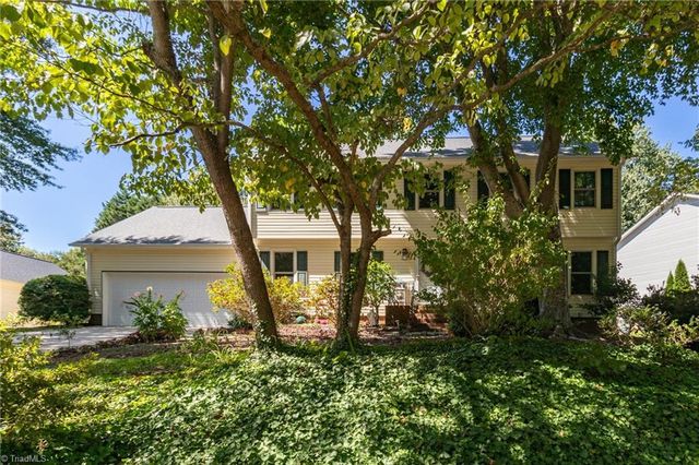 905 Northshore Court, High Point, NC 27265