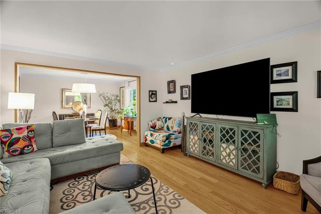 905 Northshore Court, High Point, NC 27265