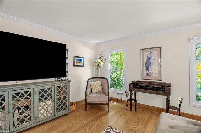 905 Northshore Court, High Point, NC 27265