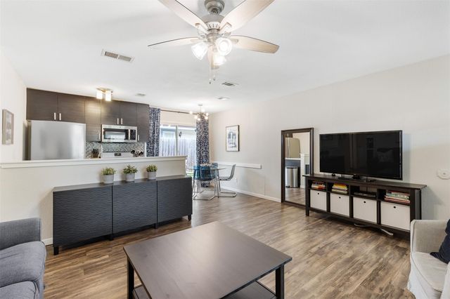 2200 Lanier DR B, Austin, TX 78757