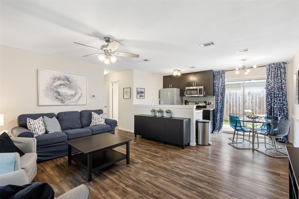 2200 Lanier DR B, Austin, TX 78757