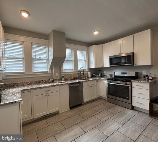 1508 E MARKET ST, York, PA 17403