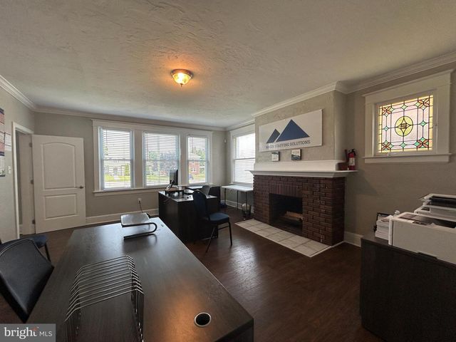 1508 E MARKET ST, York, PA 17403