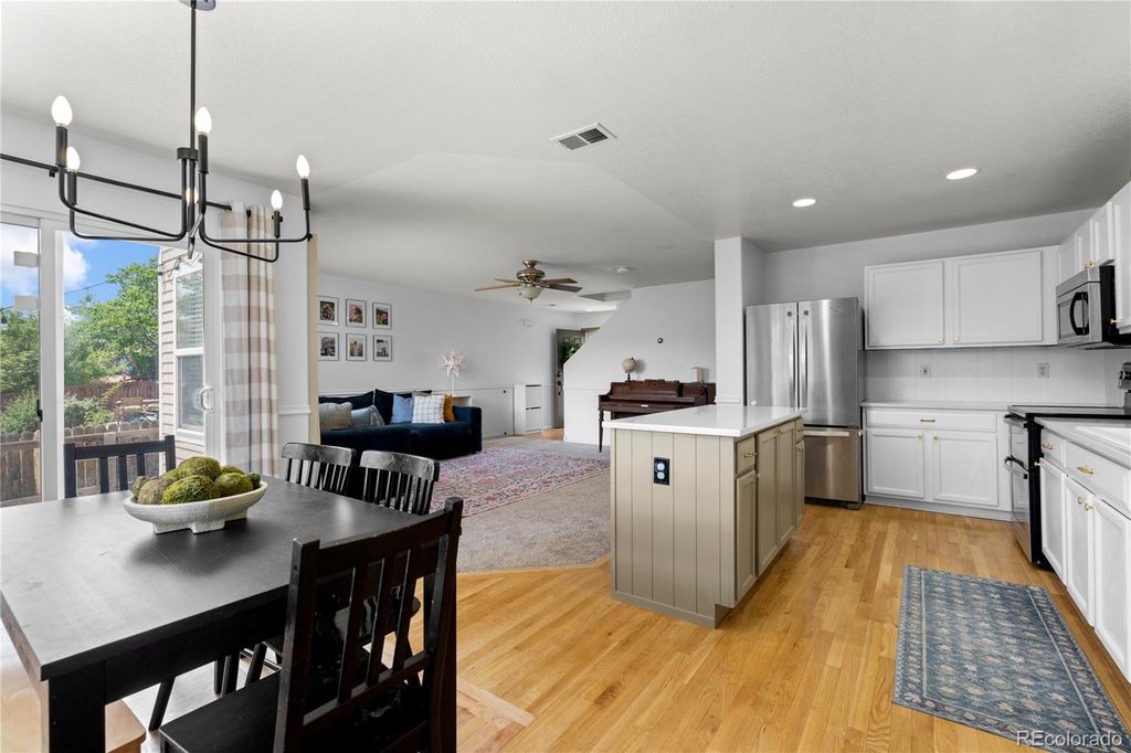 Image 12 of property listing at 5350 S Picadilly Court, Aurora, CO 80015