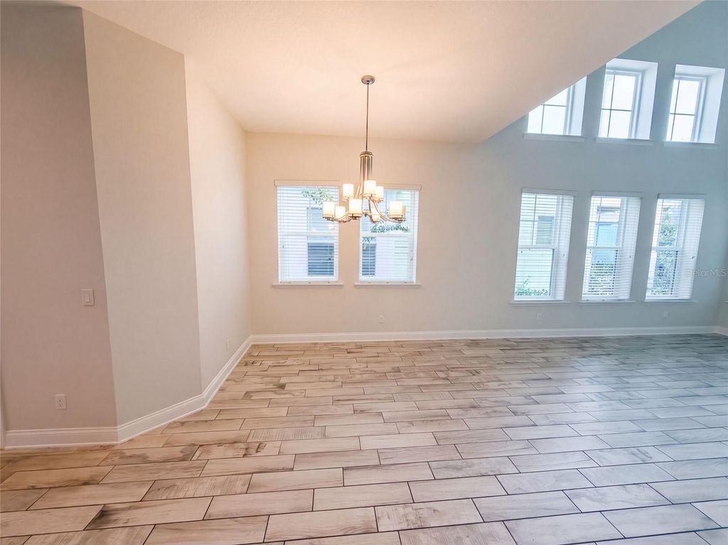 Image 7 of property listing at 7797 LAUREATE BOULEVARD, Orlando, FL 32827