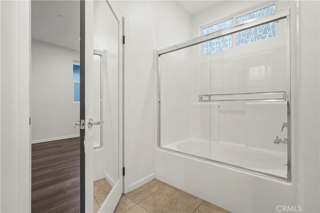 7619 N Patriot Way, Van Nuys, CA 91405