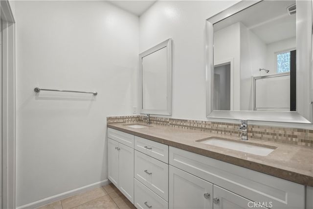 7619 N Patriot Way, Van Nuys, CA 91405