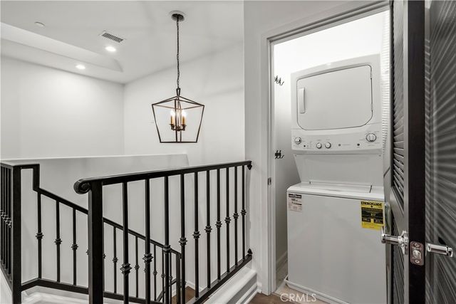 7619 N Patriot Way, Van Nuys, CA 91405