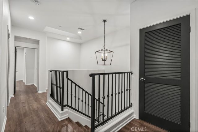 7619 N Patriot Way, Van Nuys, CA 91405