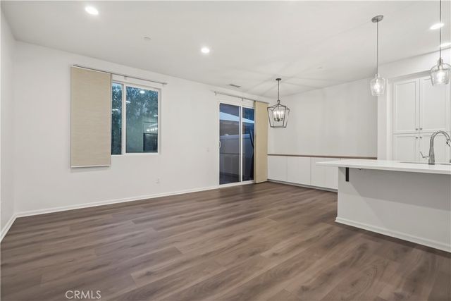 7619 N Patriot Way, Van Nuys, CA 91405