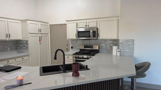 2050 North Los Feliz Street 102, Las Vegas, NV 89156