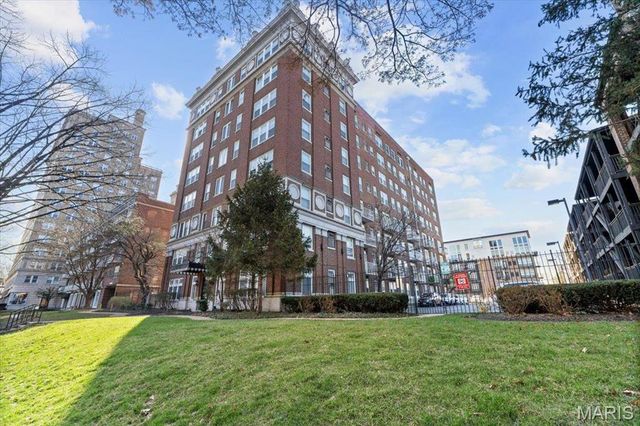 5330 Pershing Avenue 205, St Louis, MO 63112