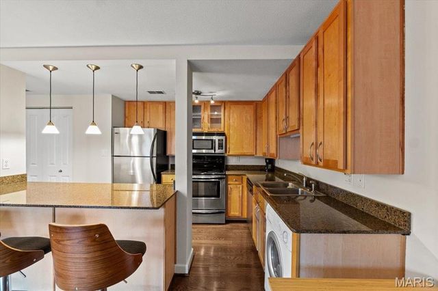 5330 Pershing Avenue 205, St Louis, MO 63112