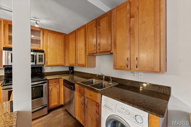 5330 Pershing Avenue 205, St Louis, MO 63112