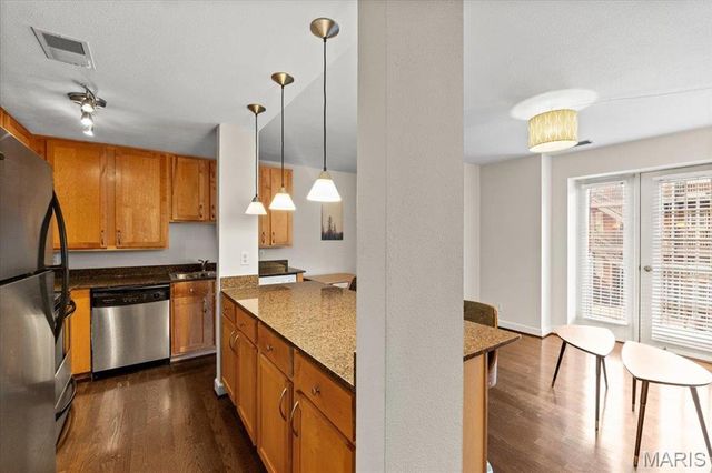 5330 Pershing Avenue 205, St Louis, MO 63112