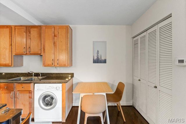 5330 Pershing Avenue 205, St Louis, MO 63112