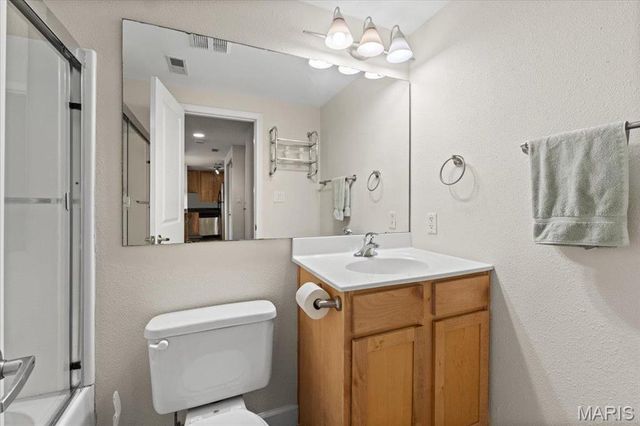 5330 Pershing Avenue 205, St Louis, MO 63112