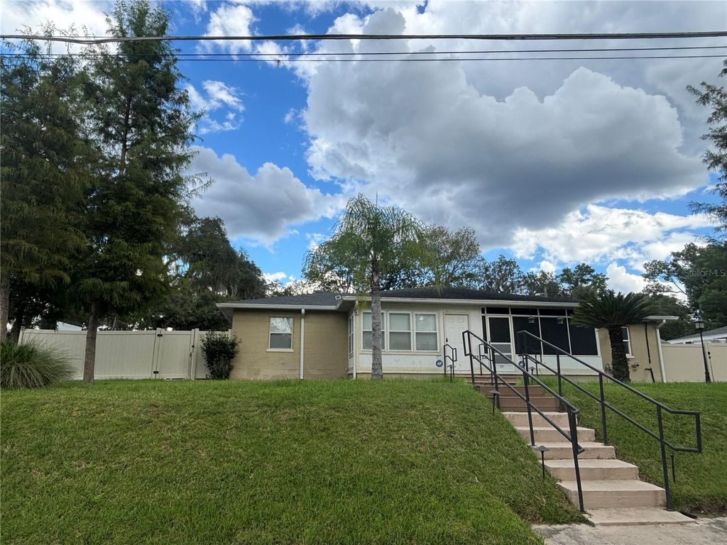 237 NE 11TH AVENUE, Ocala, FL 34470
