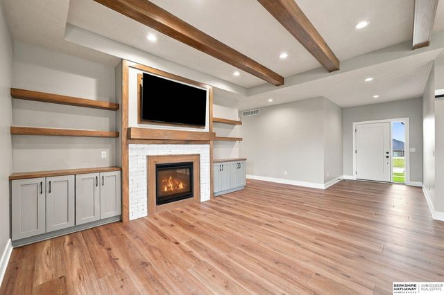 9520 Delano Drive, Lincoln, NE 68516