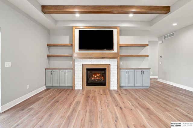 9520 Delano Drive, Lincoln, NE 68516
