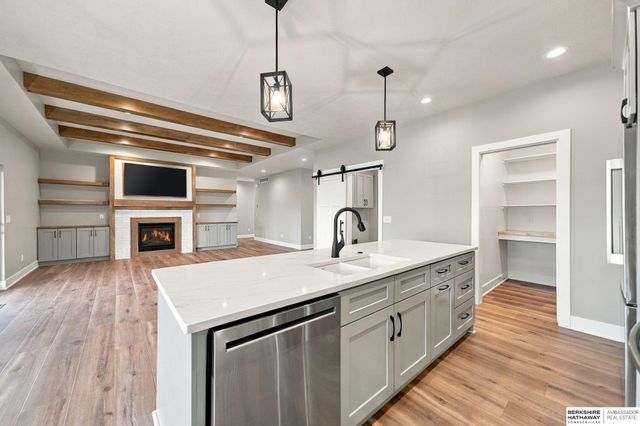 9520 Delano Drive, Lincoln, NE 68516
