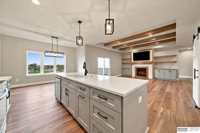 9520 Delano Drive, Lincoln, NE 68516