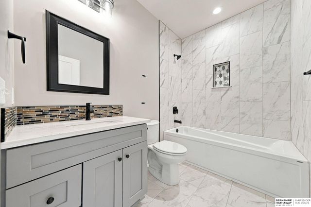 9520 Delano Drive, Lincoln, NE 68516